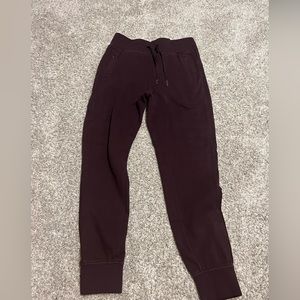Lululemon dark burgundy size 6 sweatpant joggers